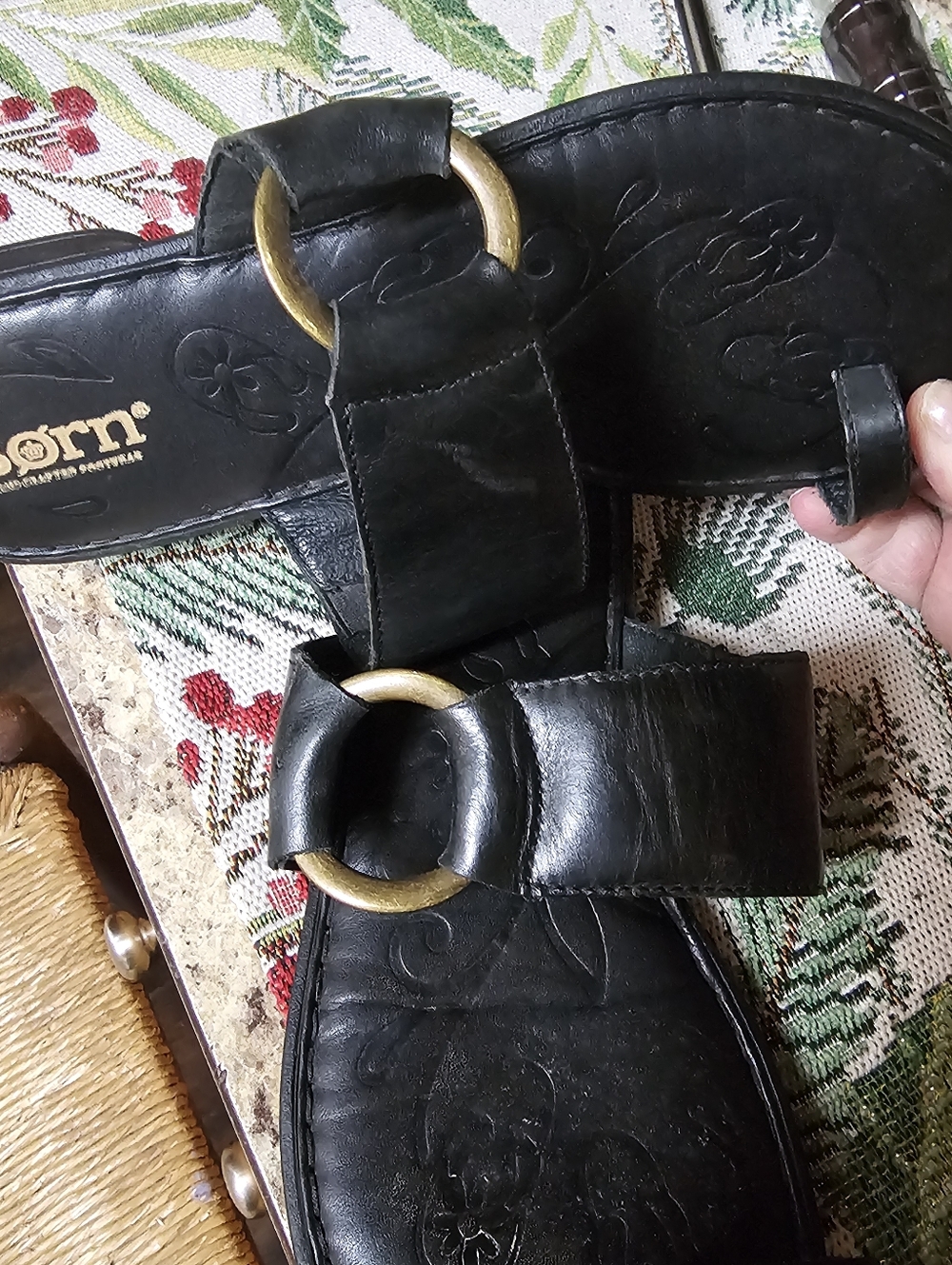 Born Black Leather Sandals with Toe Loop. Sz 6. Exc. Cond. Worn Once.